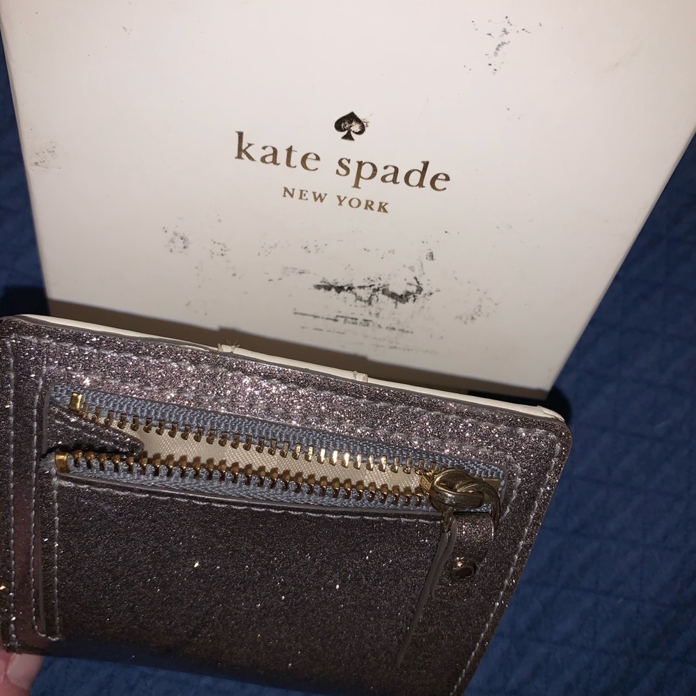 ✨ Kate Spade Wallet - Picture 6 of 7
